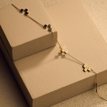 Yellow Gold 5 Necklace